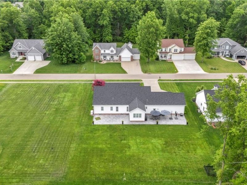533 Terra Verde Avenue, Columbiana, OH 44408 Photo 2