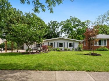 8975 Lindberg Boulevard, Olmsted Falls, OH 44138