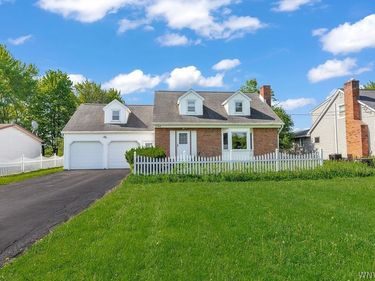 1788 Bedell Road , Grand Island, NY 14072
