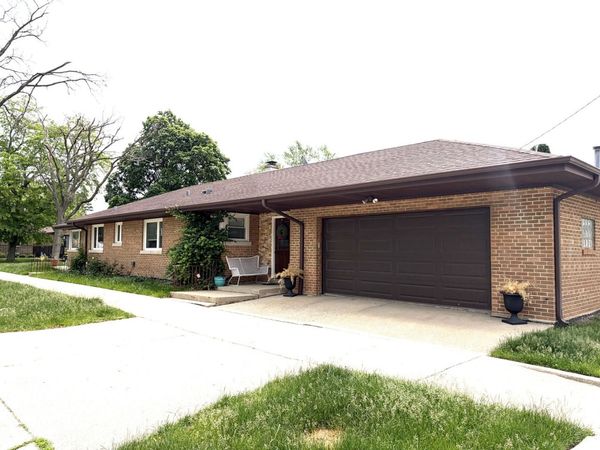 6250 N Kedvale Avenue , Chicago, IL 60646