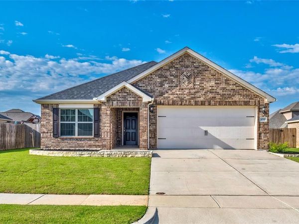 4014 Lakeview Drive, Sanger, TX 76266