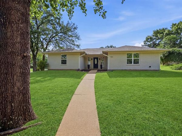 900 Cortez Street , Denison, TX 75020
