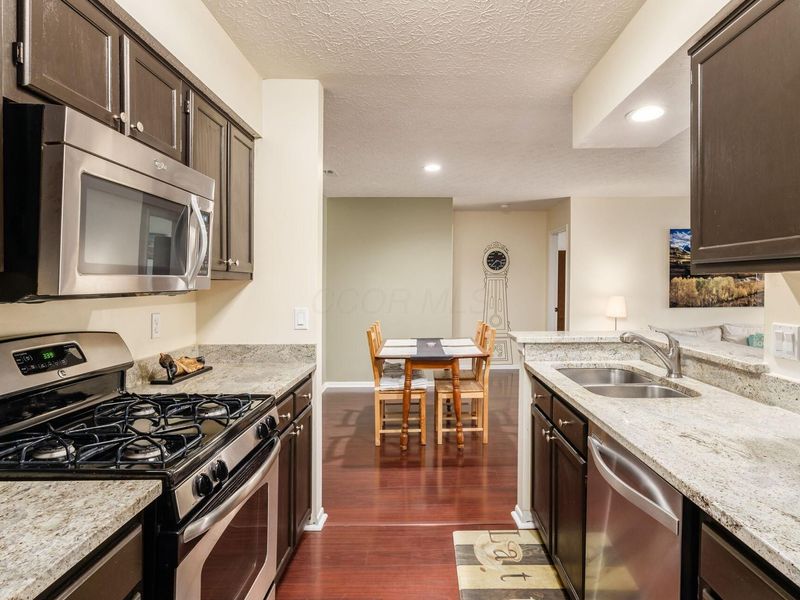 2188 Hedgerow Road, Unit 2188B, Columbus, OH 43220 Photo 10