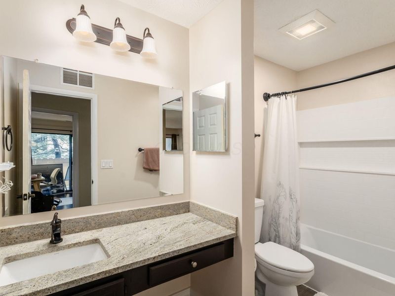 2188 Hedgerow Road, Unit 2188B, Columbus, OH 43220 Photo 23