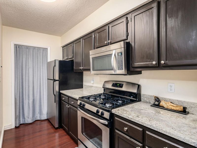 2188 Hedgerow Road, Unit 2188B, Columbus, OH 43220 Photo 9