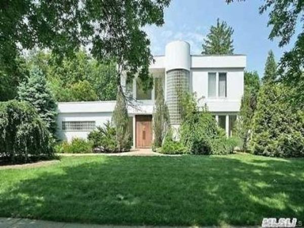 67 Parkway Drive , Roslyn Heights, NY 11577