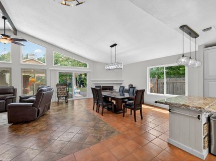 1333 Foxboro Way, Sacramento, CA 95833 Photo