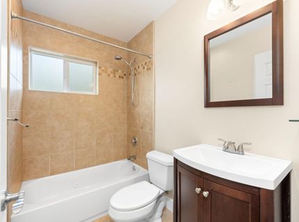 4015 San Carlos Way, Sacramento, CA 95820 Photo