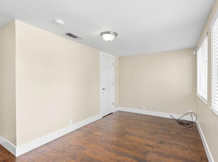 4015 San Carlos Way, Sacramento, CA 95820 Photo