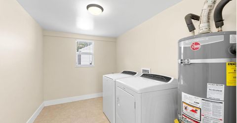 4015 San Carlos Way, Sacramento, CA 95820 Photo