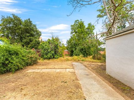 4015 San Carlos Way, Sacramento, CA 95820 Photo
