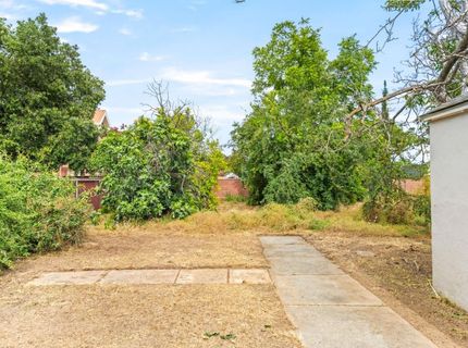 4015 San Carlos Way, Sacramento, CA 95820 Photo