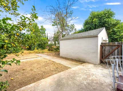 4015 San Carlos Way, Sacramento, CA 95820 Photo
