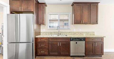 4015 San Carlos Way, Sacramento, CA 95820 Photo