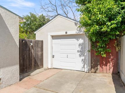4015 San Carlos Way, Sacramento, CA 95820 Photo