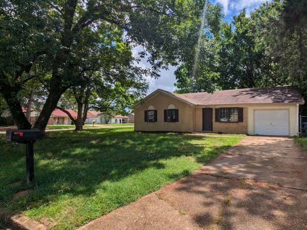 2905 Brook Cove, Horn Lake, MS 38637