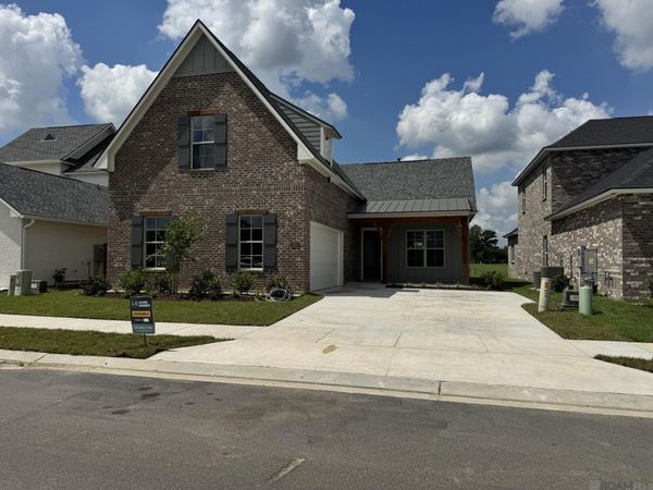 5018 Stonewater Dr, Gonzales, LA 70737