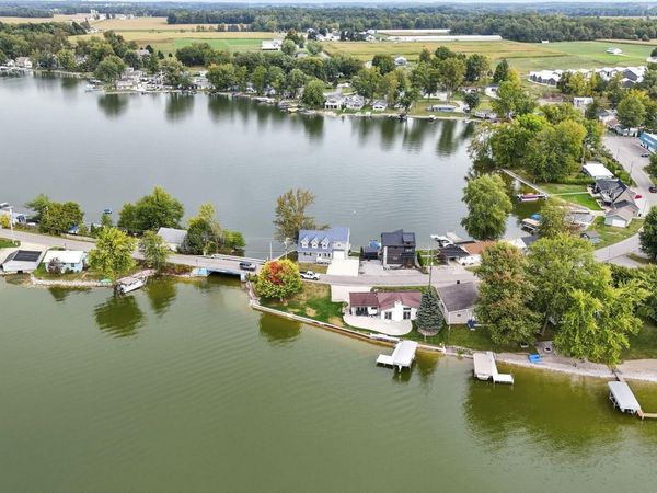 1425 E 700 Road, Wolcottville, IN 46795