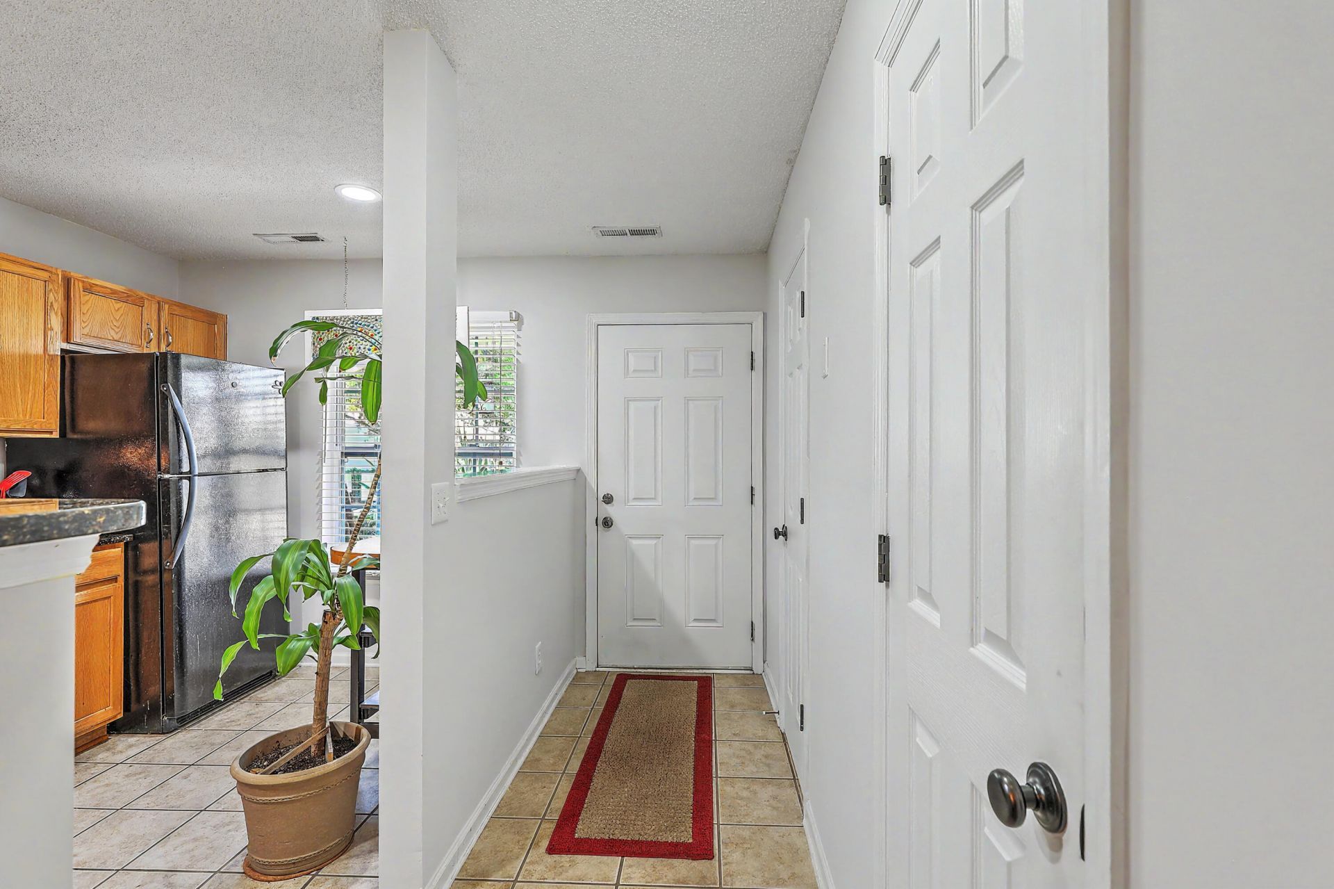 484 Doane Way Photo 6