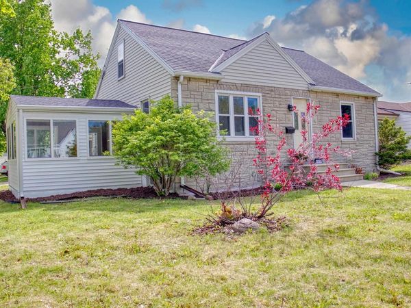 1614 E MASON STREET, Green Bay, WI 54302