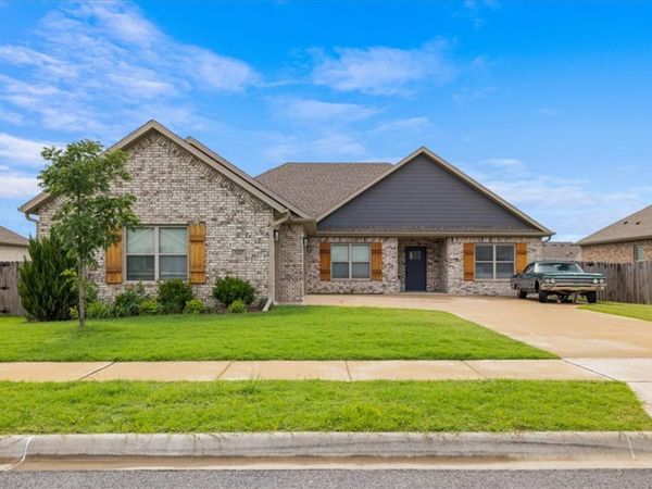 107 N Sheep Dog Avenue, Farmington, AR 72730