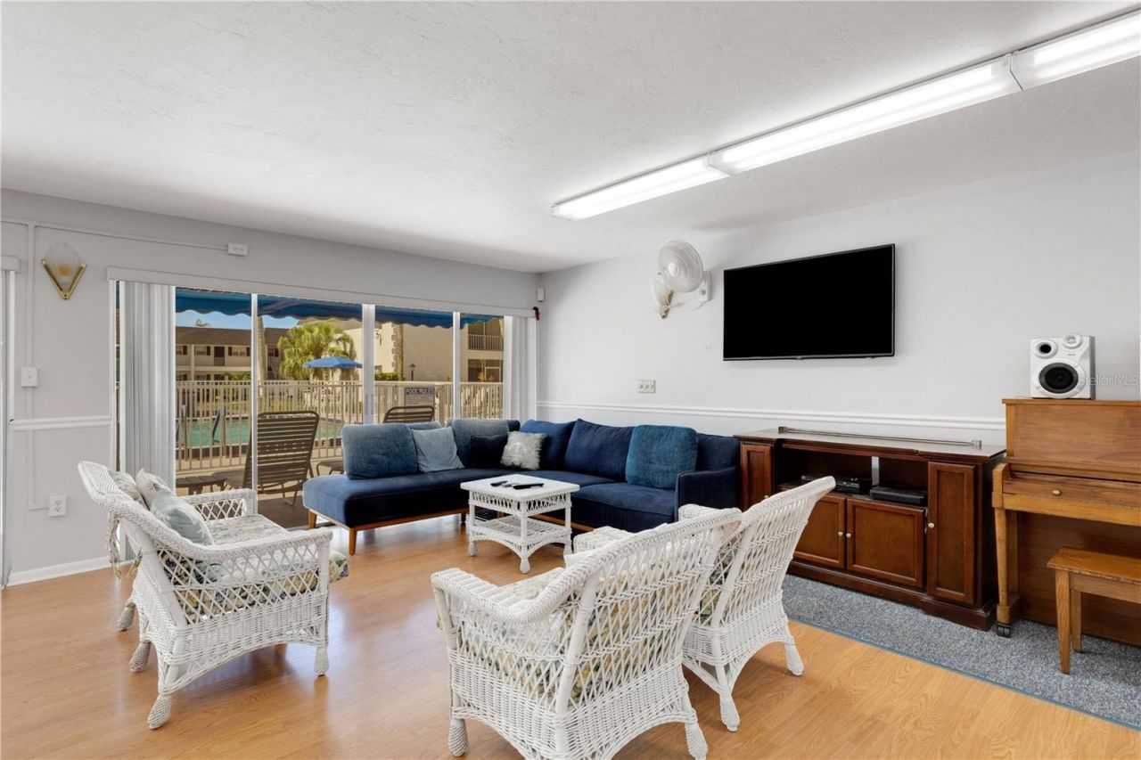 105 47th Avenue Drive W, Unit 376, Bradenton, FL 34207 Photo