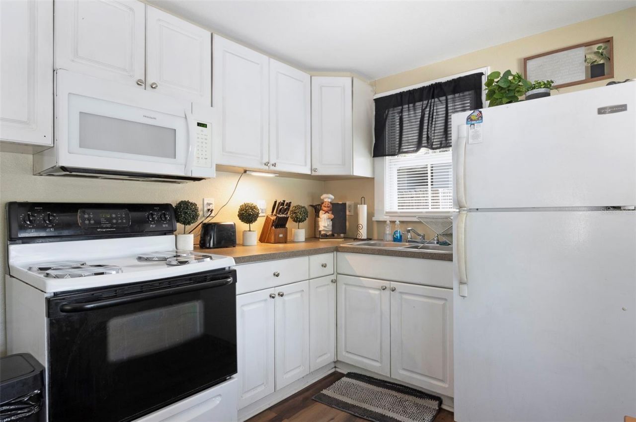 2521 4th Street S, Saint Petersburg, FL 33705 Photo