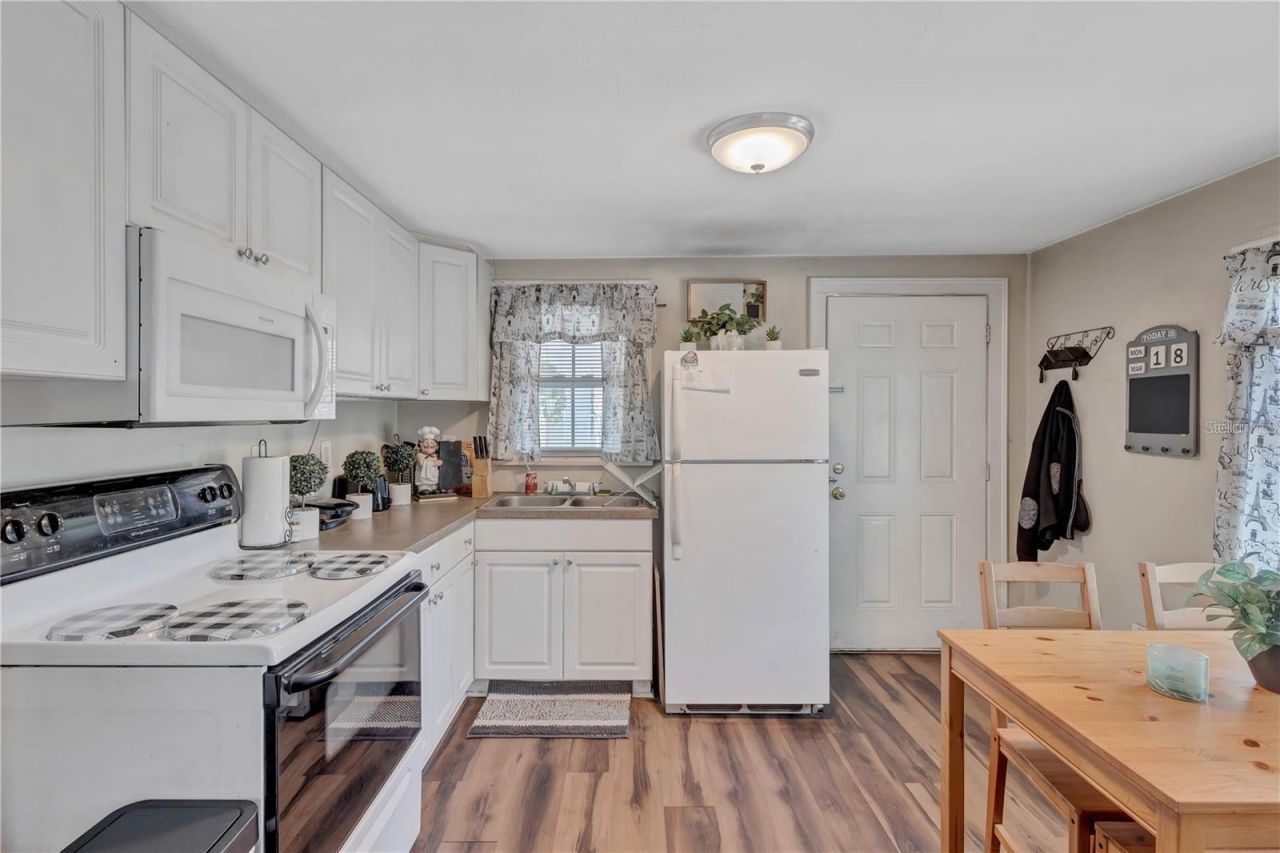 2521 4th Street S, Saint Petersburg, FL 33705 Photo