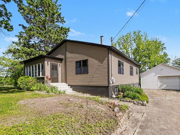 9007 Lake Road, Berrien Center, MI 49102