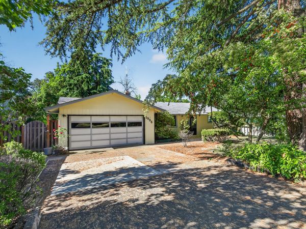 1996 Woodlawn Drive, Medford, OR 97504