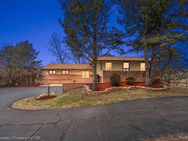 1808 Moors Court , Bloomfield Hills, MI 48302