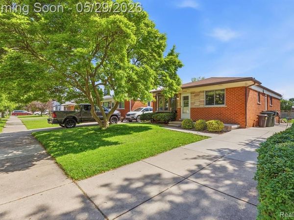 27904 Glenwood Street, St. Clair Shores, MI 48081