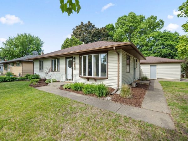 2619 Herschel Street, Roseville, MN 55113