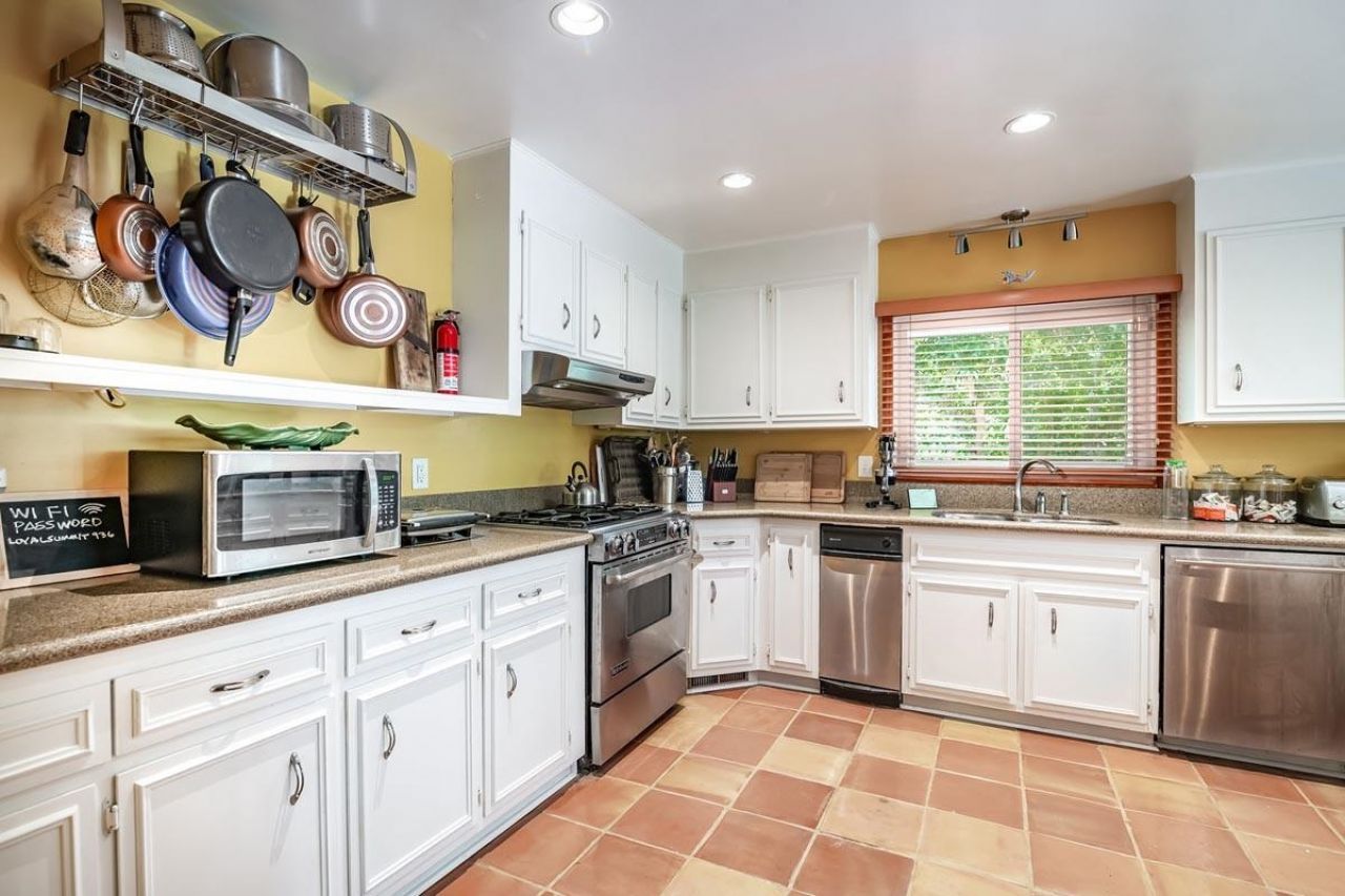 196 Pinewood Dr.  Photo 17