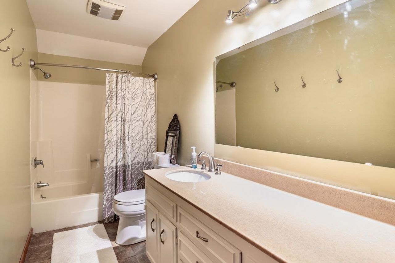 196 Pinewood Dr.  Photo 32