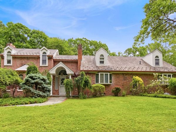 380 Duck Pond Road, Matinecock, NY 11560