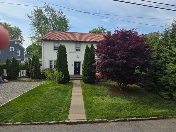 32 Deerfield Avenue , Eastchester, NY 10709