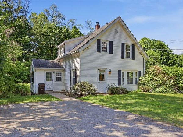 91 Kimball Rd, Amesbury, MA 01913