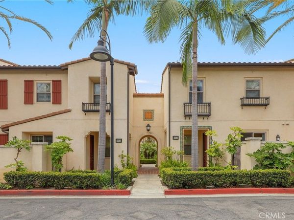 2925 W Edinger Avenue, Santa Ana, CA 92704