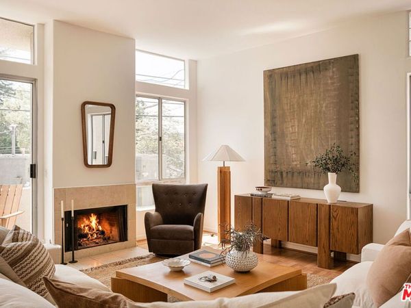 4434 Moorpark Way, Unit 104, Toluca Lake, CA 91602