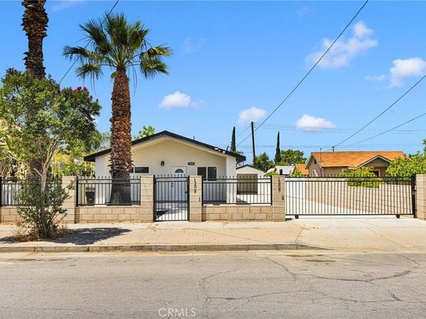 1209 6th St, Redlands, CA 92374