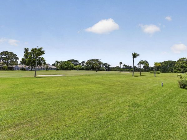 5954 SE Franklin Place, Hobe Sound, FL 33455
