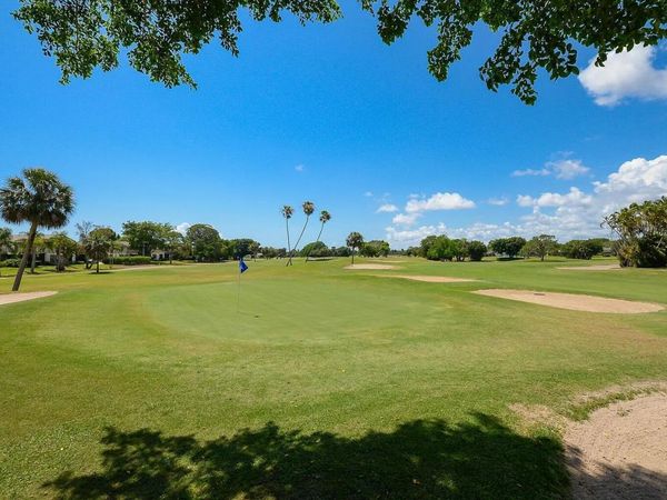 5954 SE Franklin Place, Hobe Sound, FL 33455