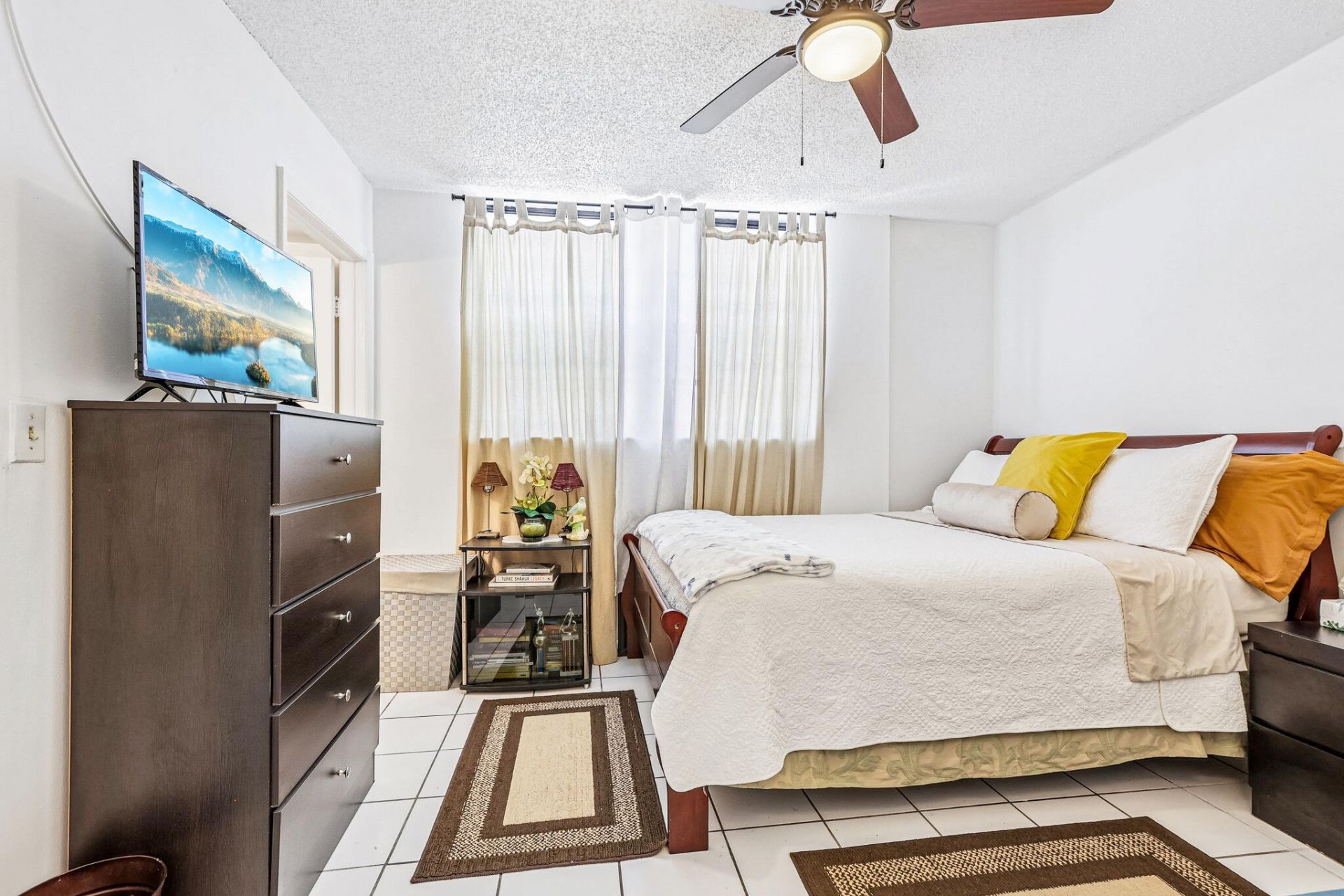 6941 Carlyle Avenue, Unit 2e, Miami Beach, FL 33141 Photo