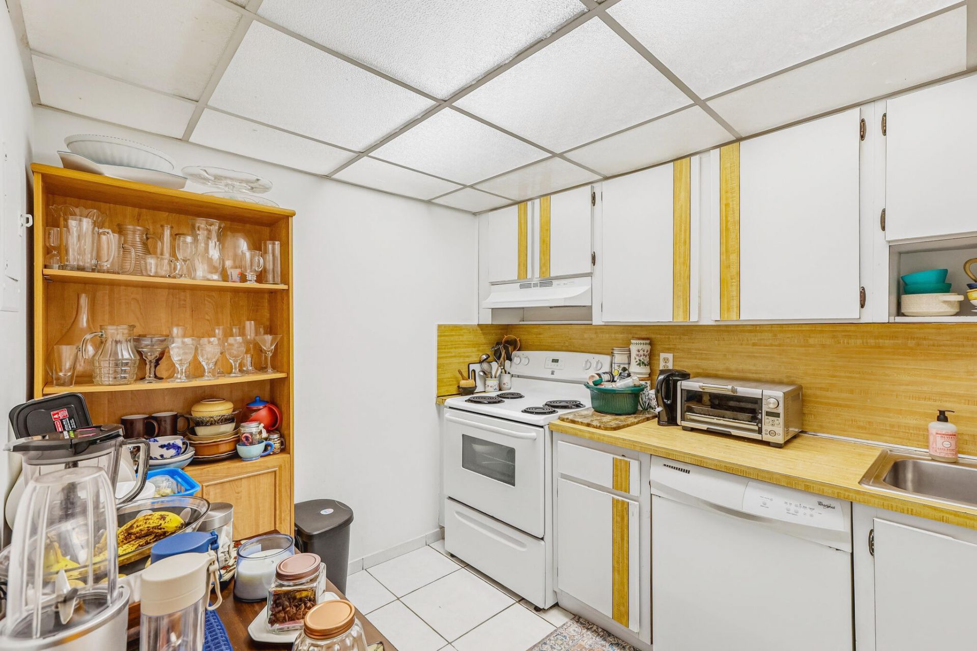 6941 Carlyle Avenue, Unit 2e, Miami Beach, FL 33141 Photo