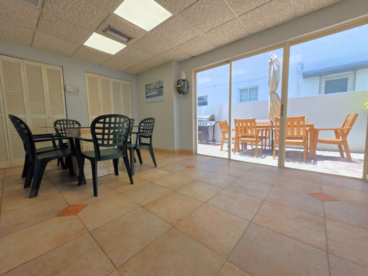 6941 Carlyle Avenue, Unit 2e, Miami Beach, FL 33141 Photo