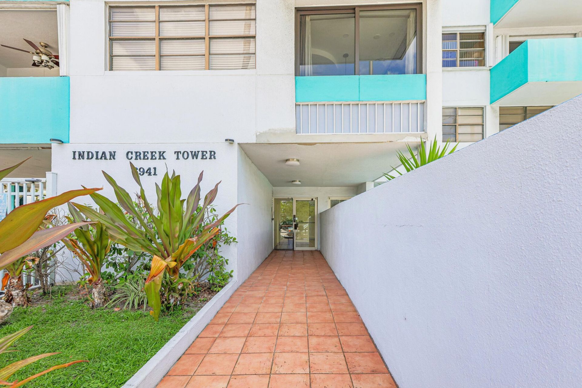 6941 Carlyle Avenue, Unit 2e, Miami Beach, FL 33141 Photo