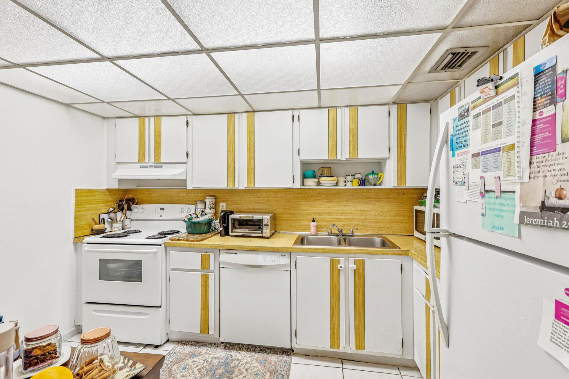 6941 Carlyle Avenue, Unit 2e, Miami Beach, FL 33141 Photo