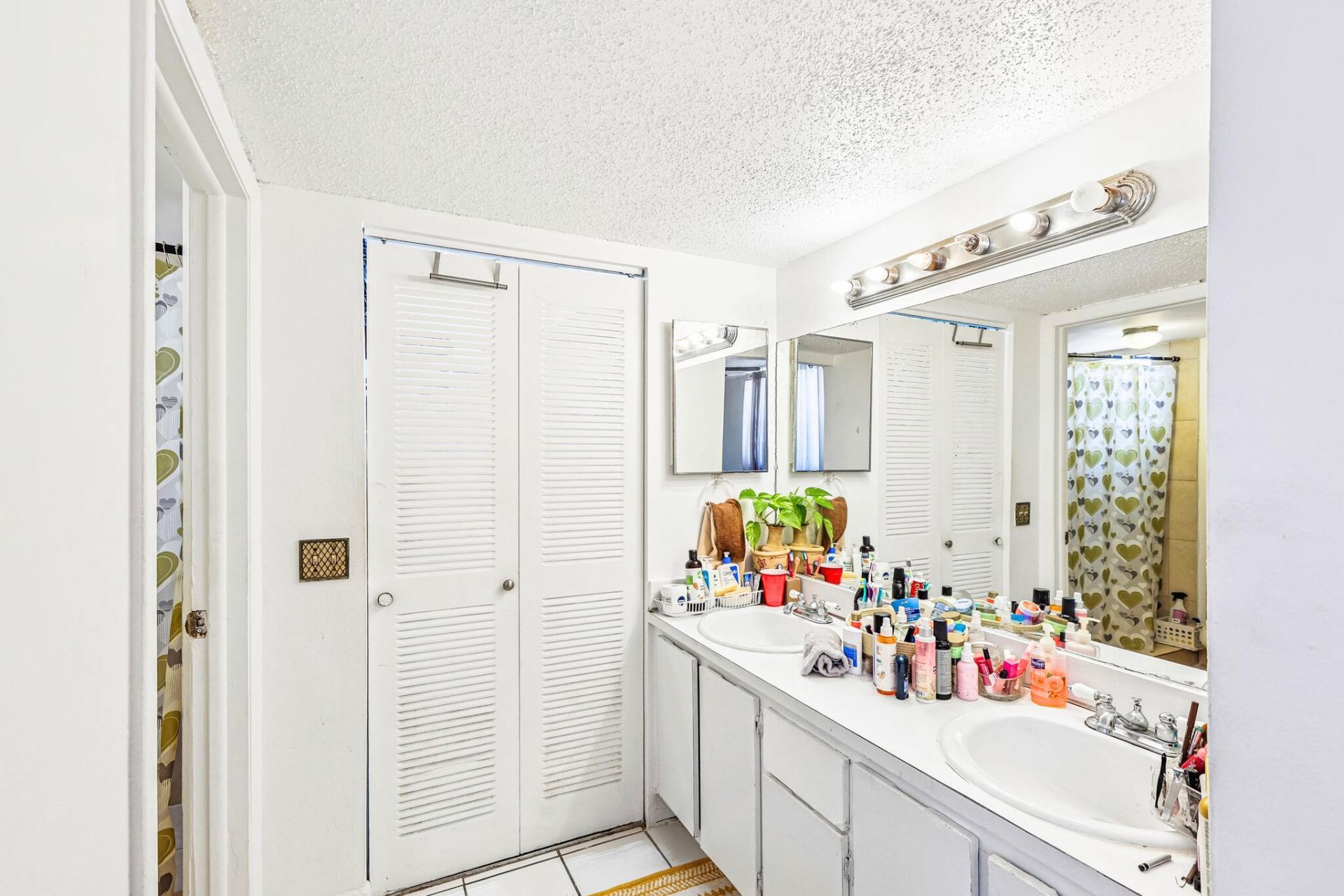 6941 Carlyle Avenue, Unit 2e, Miami Beach, FL 33141 Photo