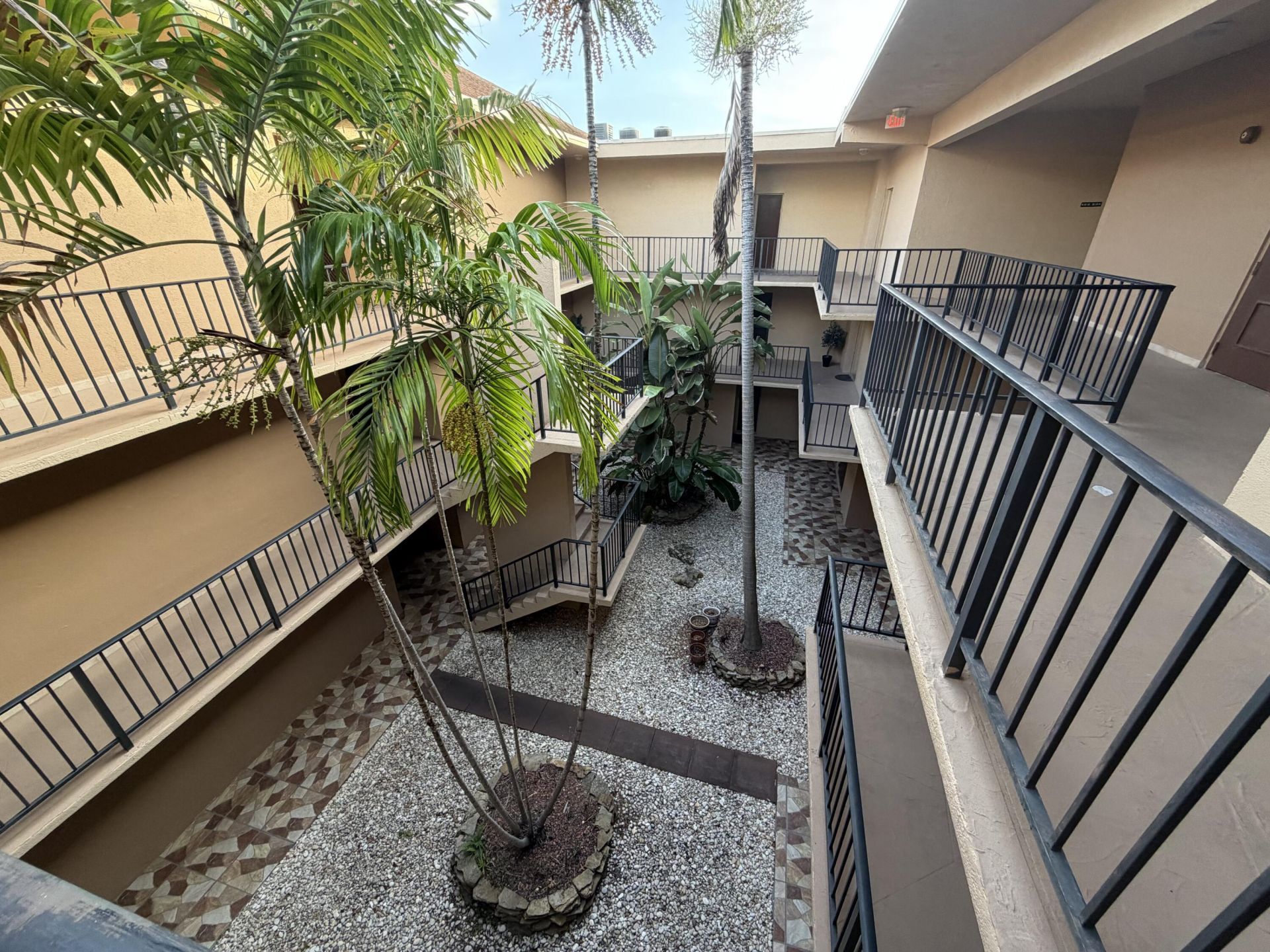 4040 N Hills Drive, Unit 35, Hollywood, FL 33021 Photo